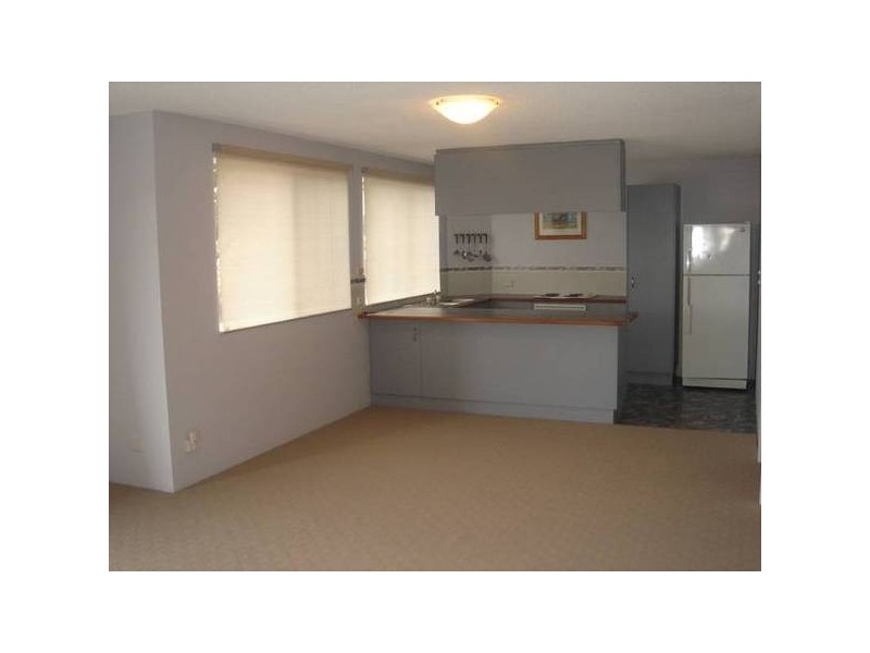 2/2 Upper Gay Terrace, Kings Beach QLD 4551