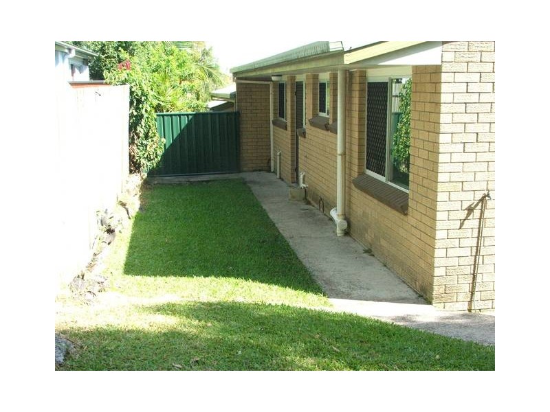 2/3 Beausang Street, Caloundra QLD 4551