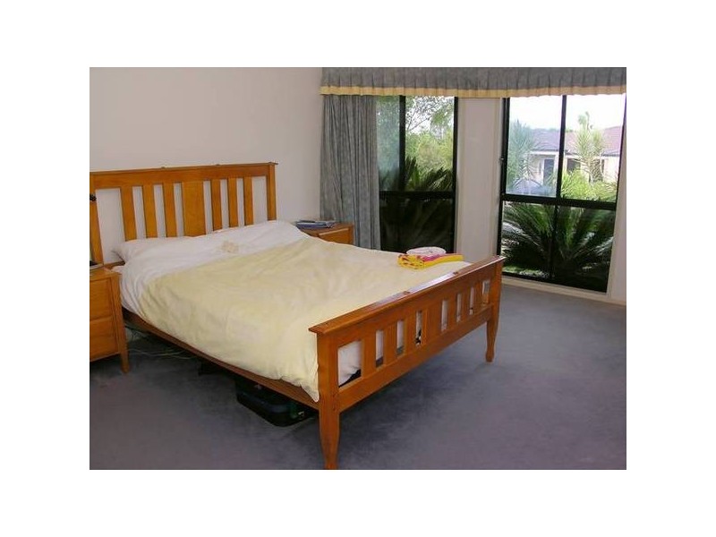 8 Berkley Place, Little Mountain QLD 4551