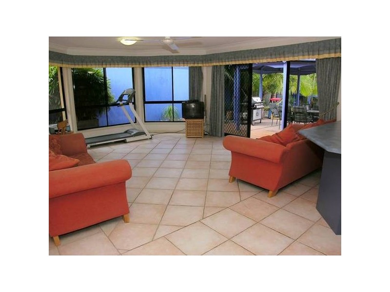 8 Berkley Place, Little Mountain QLD 4551