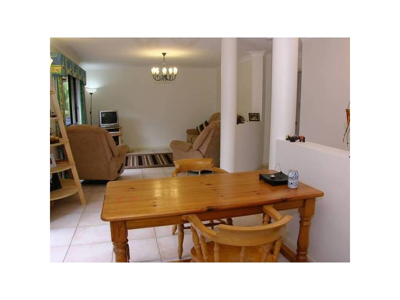 8 Berkley Place, Little Mountain QLD 4551