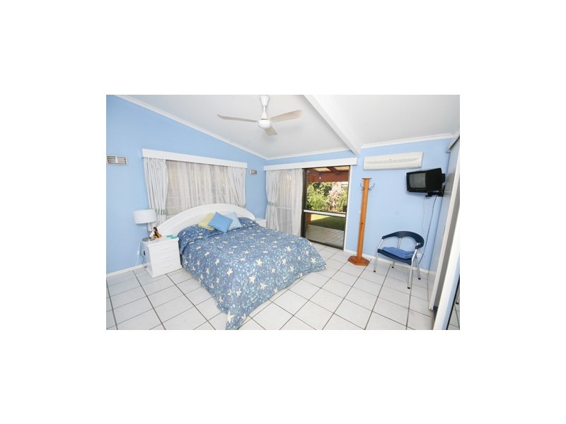 6 Ambako Place, Golden Beach QLD 4551