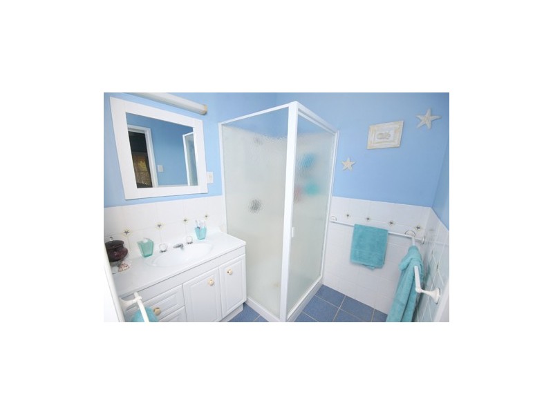 6 Ambako Place, Golden Beach QLD 4551