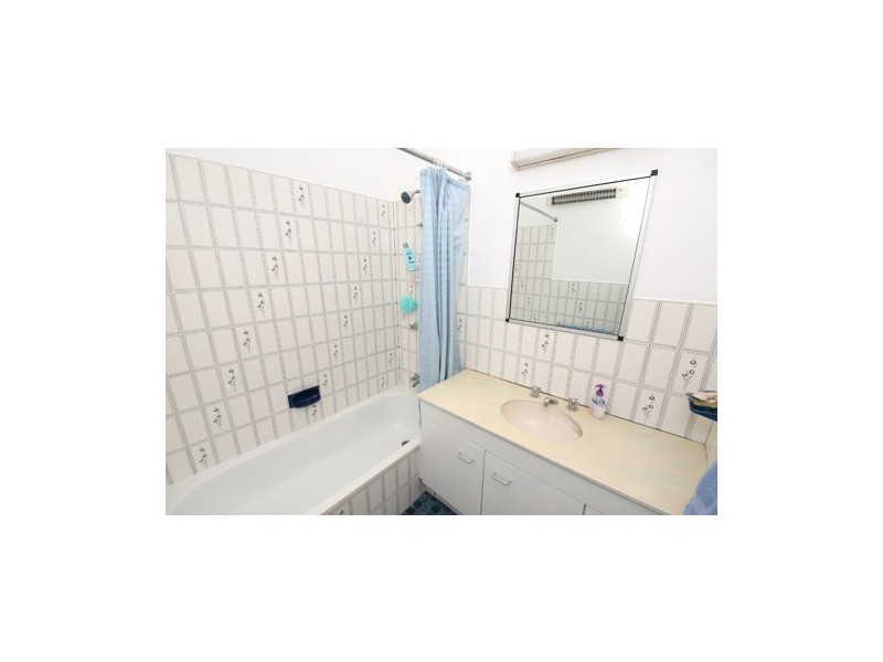 6 Ambako Place, Golden Beach QLD 4551