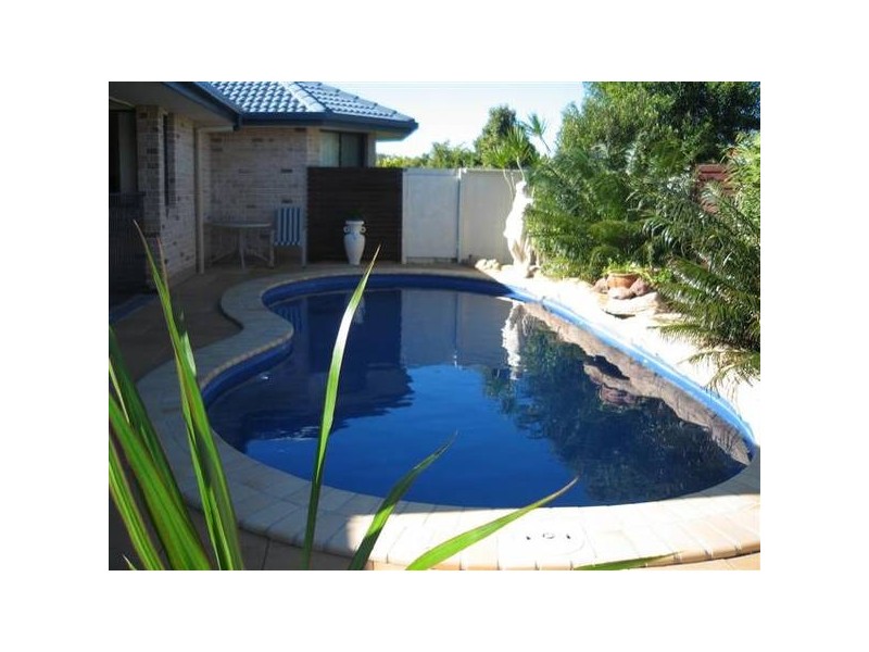 1 Carree Street, Caloundra West QLD 4551