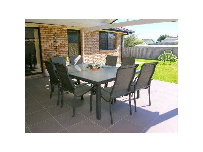 4 Village Way, Little Mountain QLD 4551