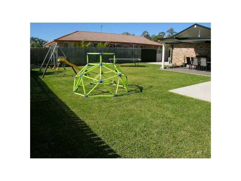 4 Village Way, Little Mountain QLD 4551