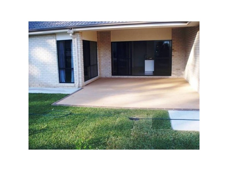 3 Somerset Lane IVADALE LAKES, Little Mountain QLD 4551