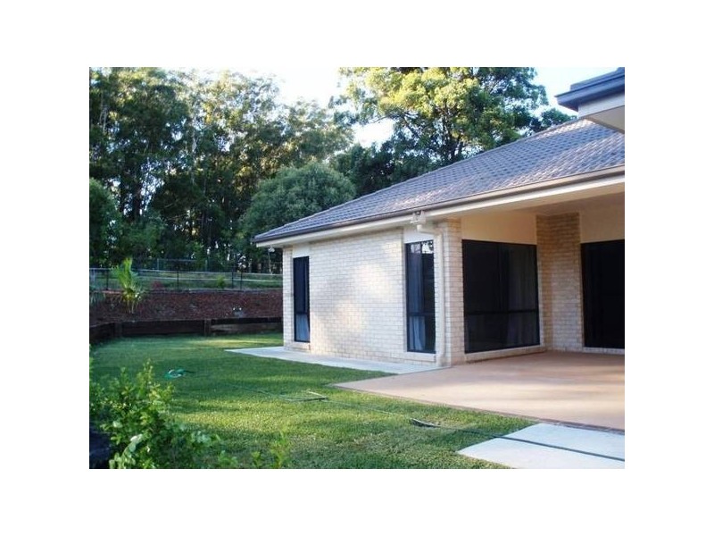 3 Somerset Lane IVADALE LAKES, Little Mountain QLD 4551