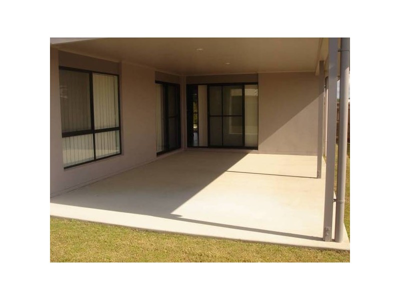 1 Barrine Street, Caloundra West QLD 4551