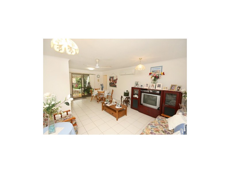 2/109 Westminster Avenue, Golden Beach, Caloundra QLD 4551