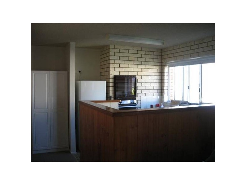 2/16 Moreton Parade, Kings Beach QLD 4551