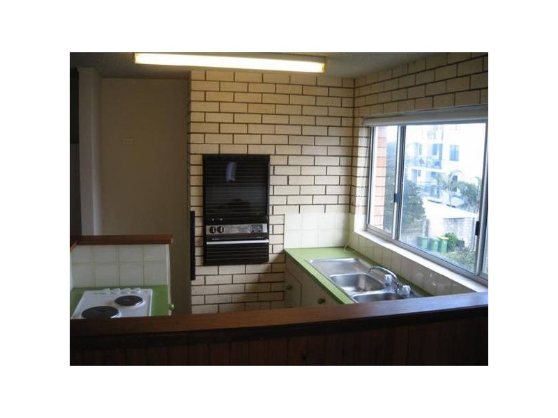 2/16 Moreton Parade, Kings Beach QLD 4551