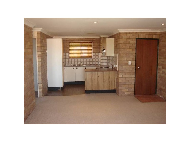 12/12 Coonowrin Street, Battery Hill QLD 4551