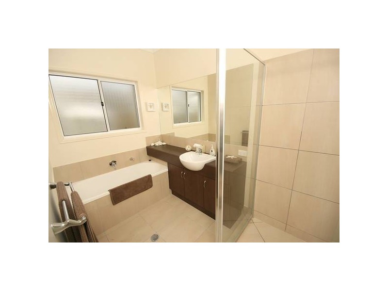 27 Howitt Street, Caloundra QLD 4551