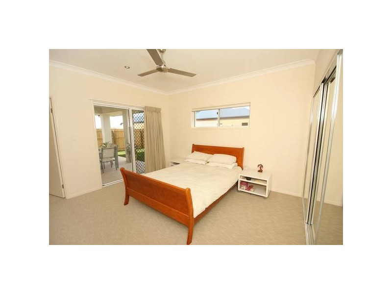27 Howitt Street, Caloundra QLD 4551