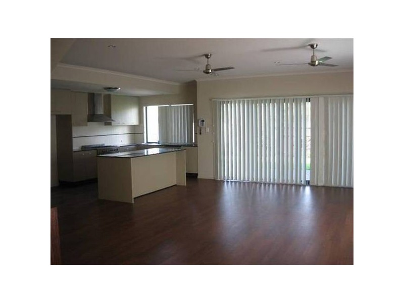 31 Tarawa Street, Kawana Island QLD 4575
