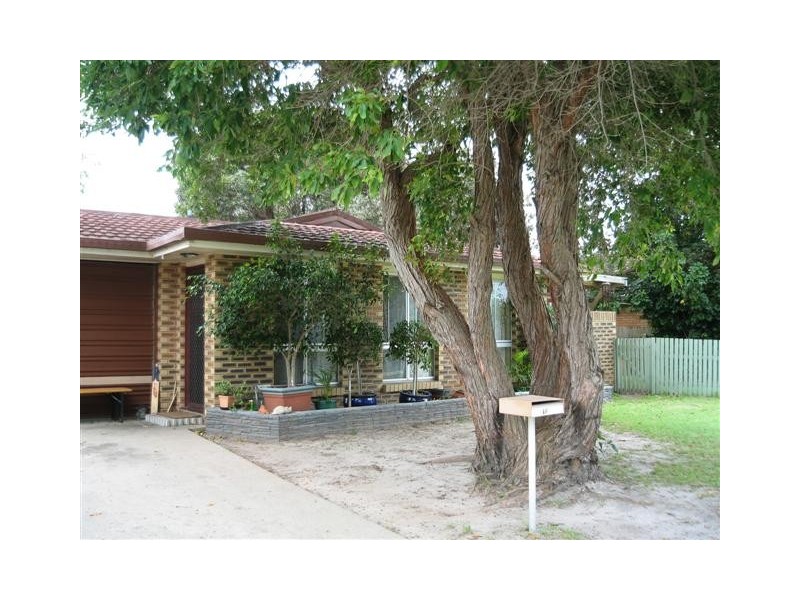 16 Girraween Street, Warana QLD 4575