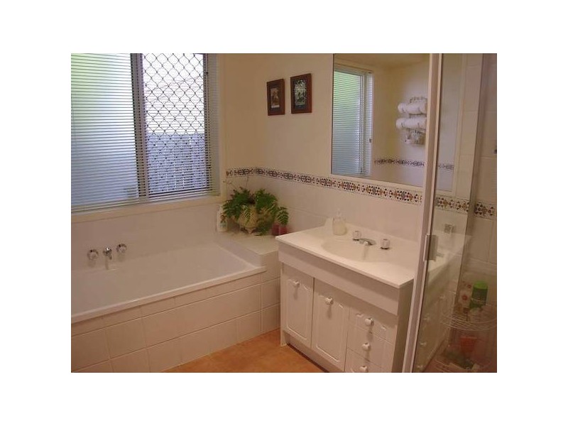 9 Village Way, Little Mountain QLD 4551