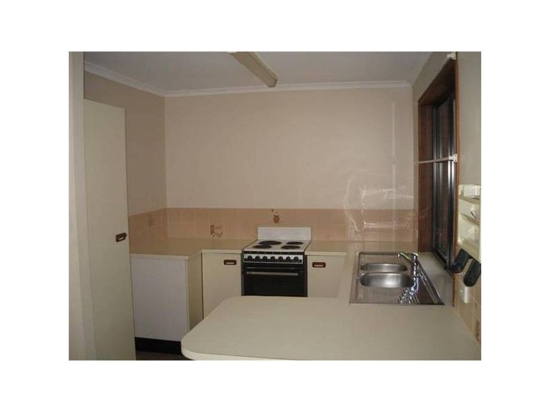 1 Milbong Street, Battery Hill QLD 4551