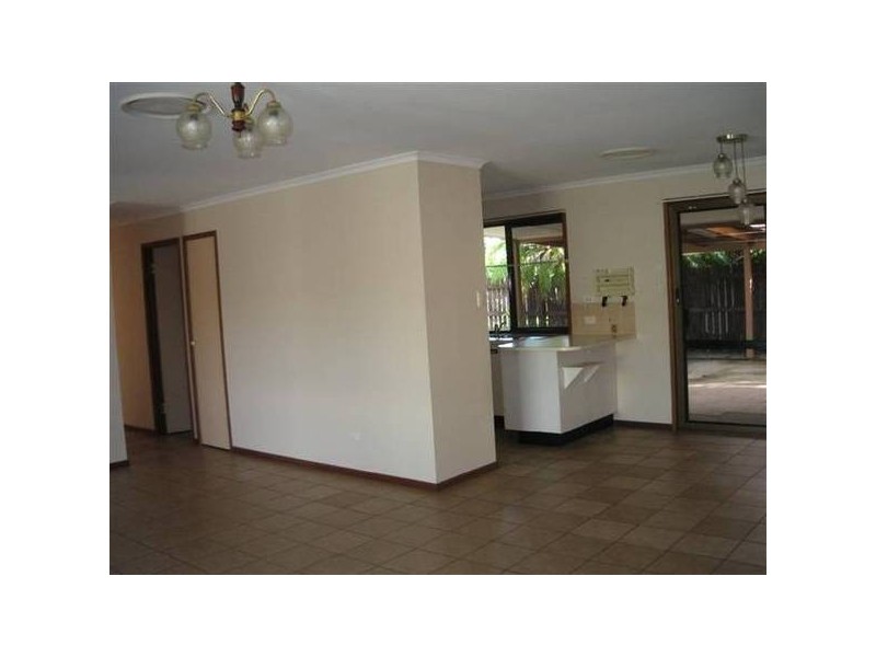 1 Milbong Street, Battery Hill QLD 4551
