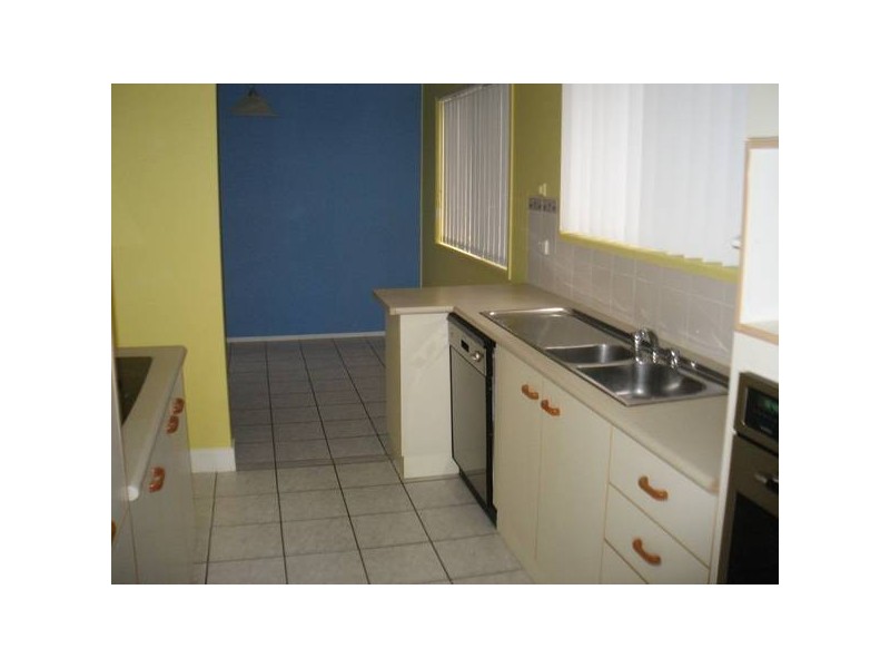 1/4 North Street, Golden Beach QLD 4551