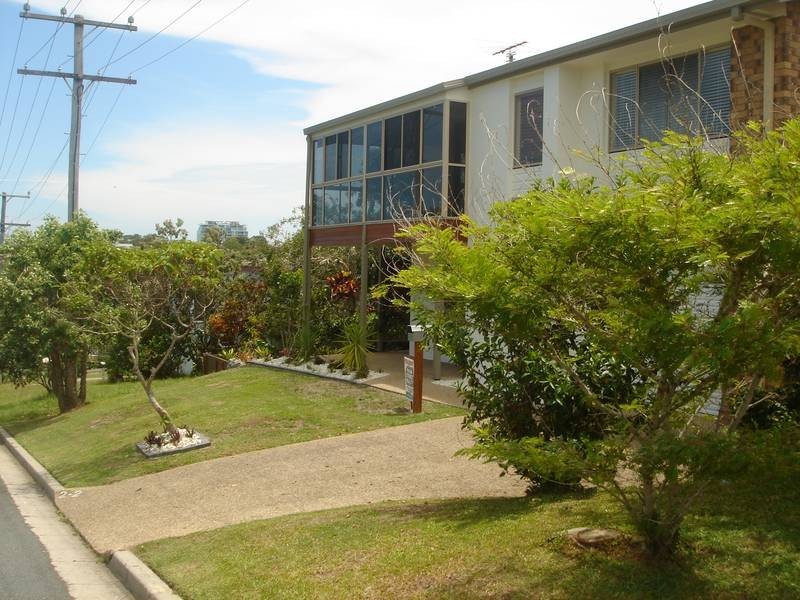 2/2 Moffat Street, Moffat Beach QLD 4551