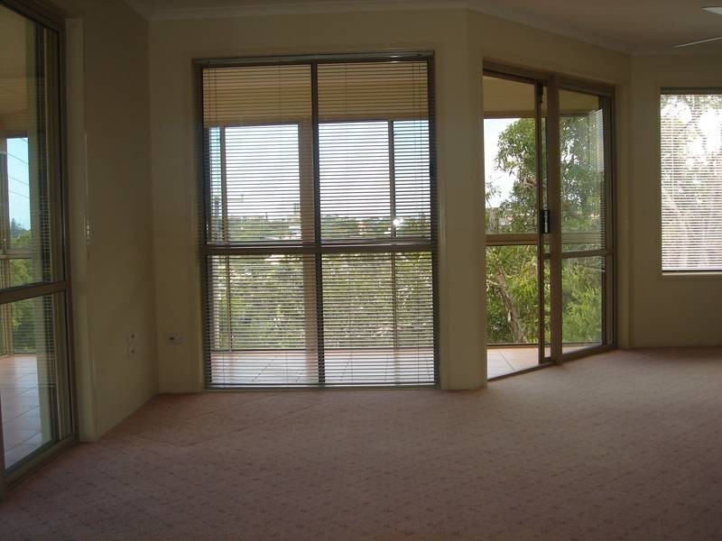 2/2 Moffat Street, Moffat Beach QLD 4551