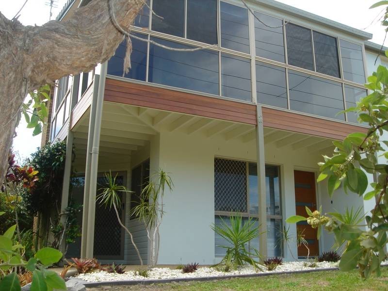 2/2 Moffat Street, Moffat Beach QLD 4551