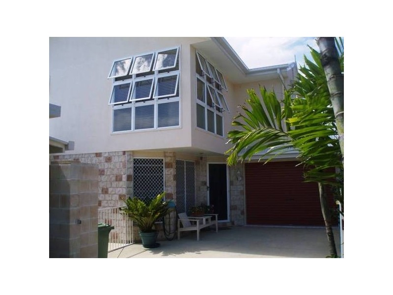 2/11 Suller Street, Caloundra QLD 4551