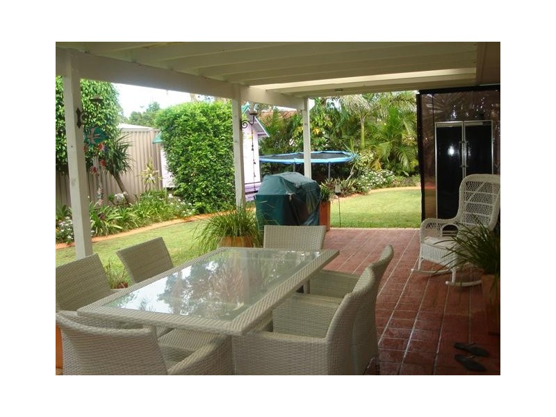 657 Nicklin Way, Warana QLD 4575