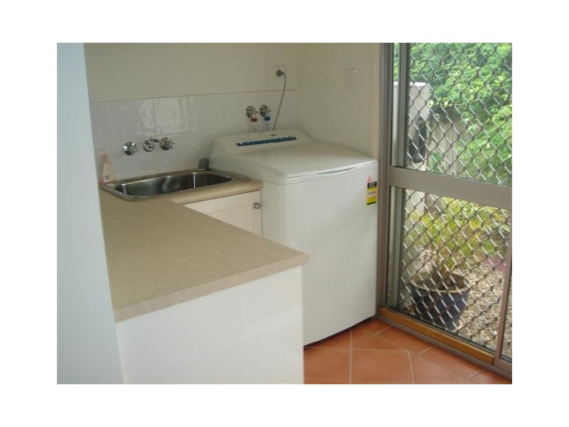 657 Nicklin Way, Warana QLD 4575