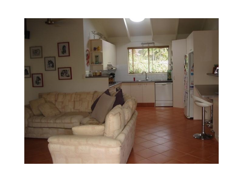 657 Nicklin Way, Warana QLD 4575