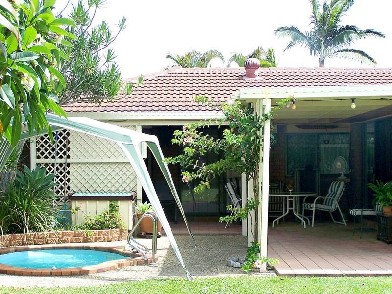 30 Avocado Street, Elanora QLD 4221