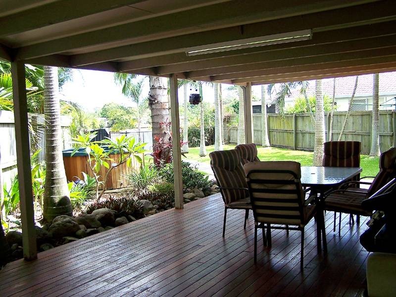 157 Currumbin Creek Road, Currumbin Waters QLD 4223