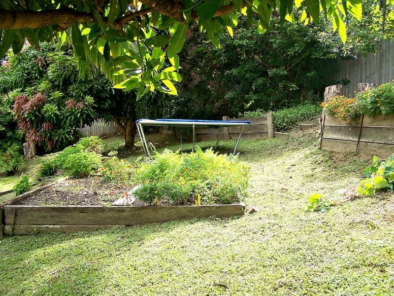 16 Capano Court, Elanora QLD 4221