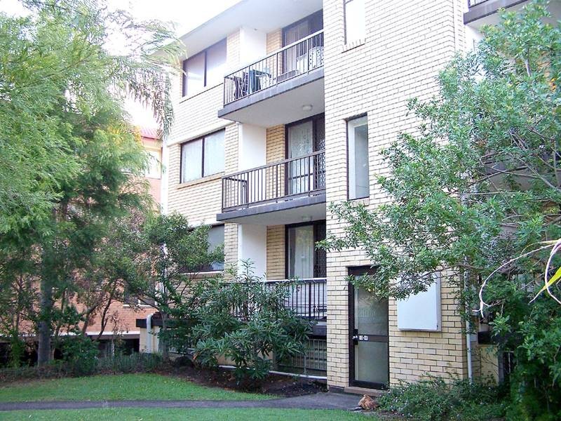 18/6 Brooke Ave, Palm Beach QLD 4221