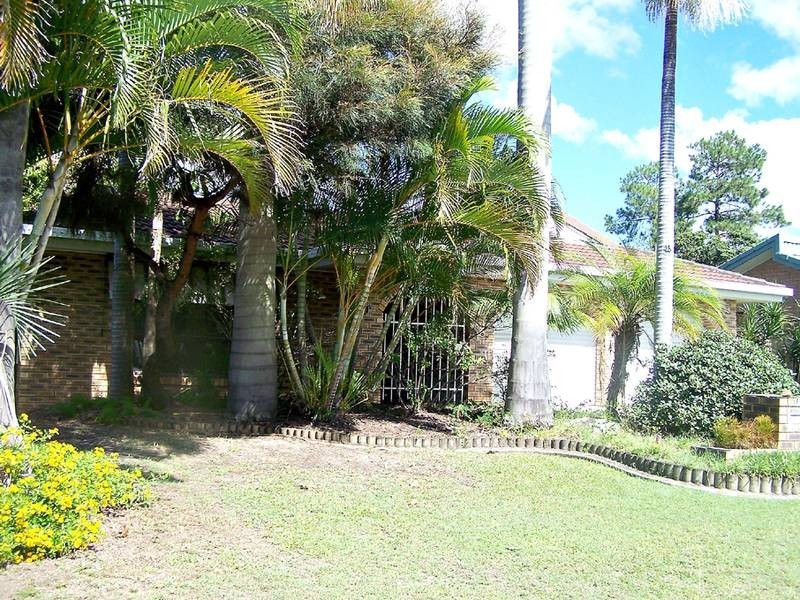 16 Pinon Close, Elanora QLD 4221