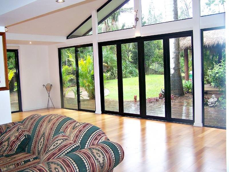 8 Tierney Drive, Currumbin Waters QLD 4223