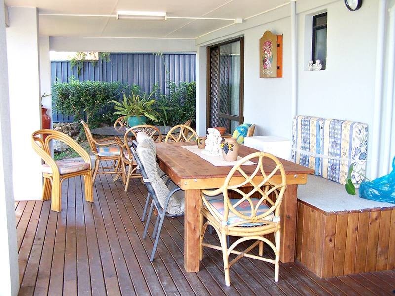 11 Crest Drive, Elanora QLD 4221