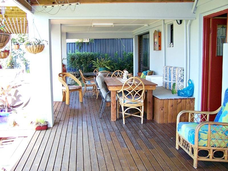 11 Crest Drive, Elanora QLD 4221