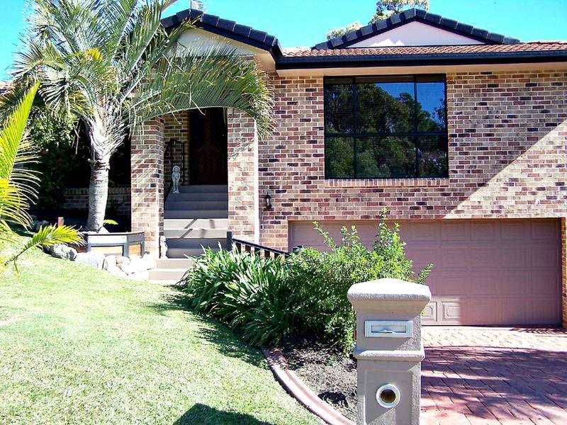 18 Rees Court, Elanora QLD 4221