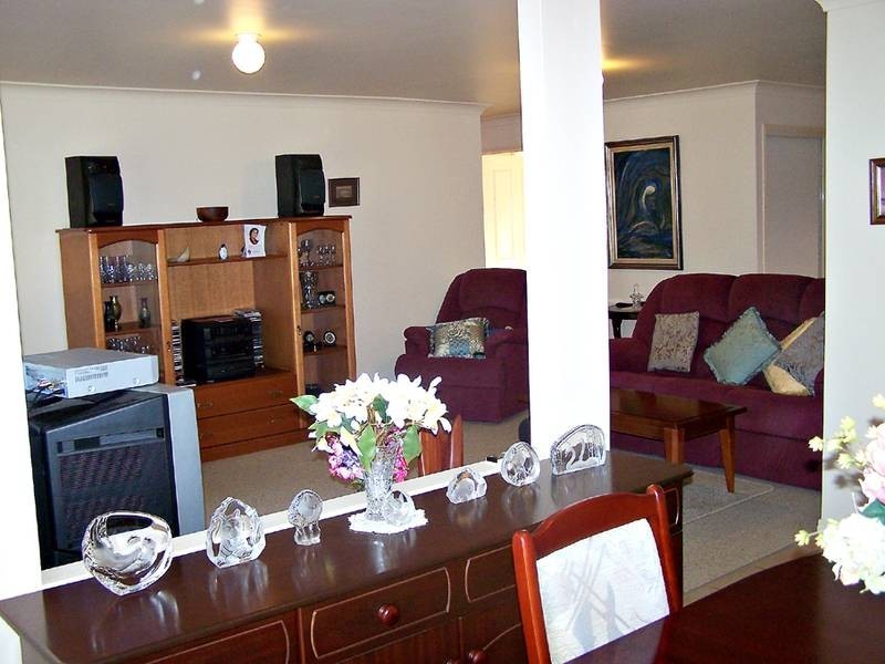 17 Typha Place, Elanora QLD 4221