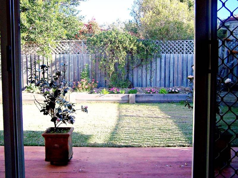 17 Typha Place, Elanora QLD 4221