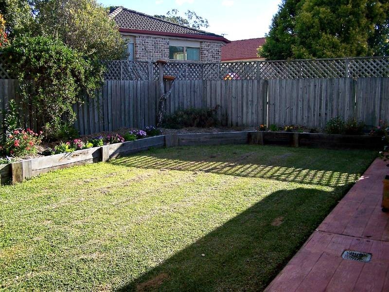 17 Typha Place, Elanora QLD 4221