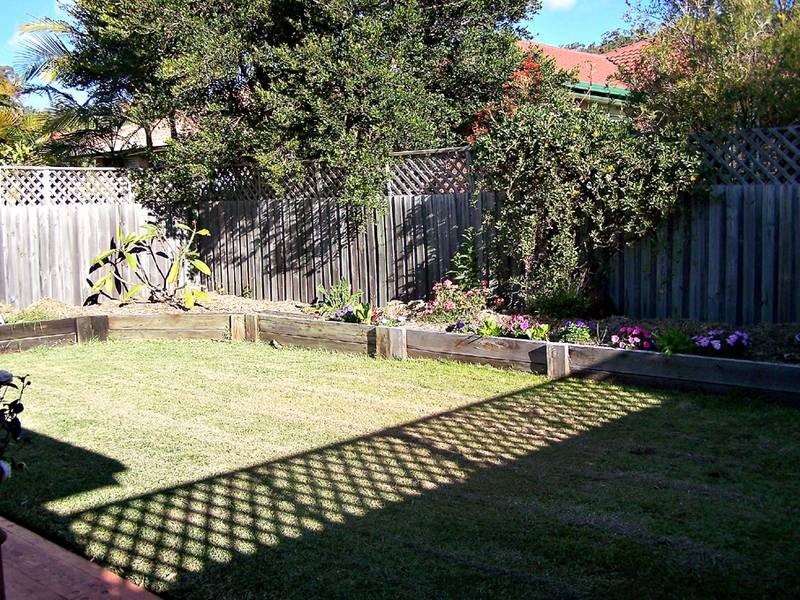 17 Typha Place, Elanora QLD 4221