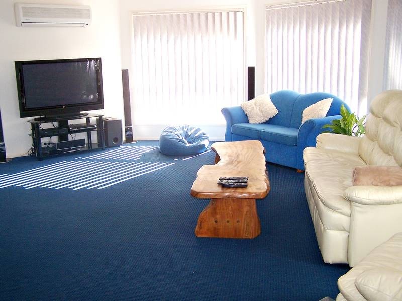 1 Eudonia Court, Elanora QLD 4221