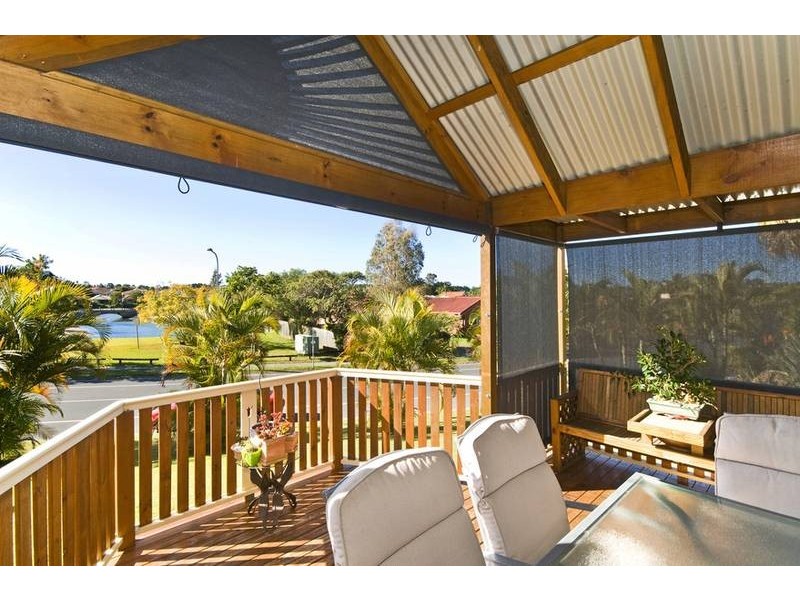 18 Murtha Drive, Elanora QLD 4221