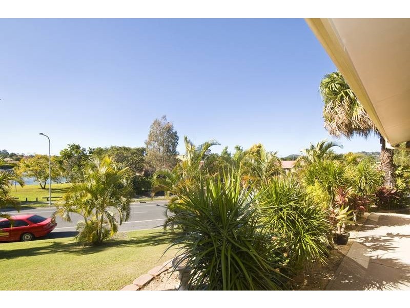 18 Murtha Drive, Elanora QLD 4221