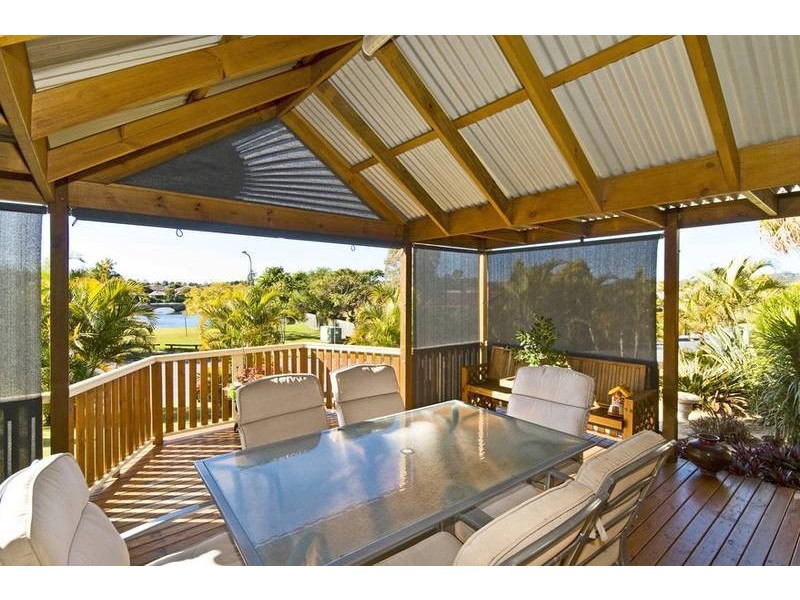 18 Murtha Drive, Elanora QLD 4221